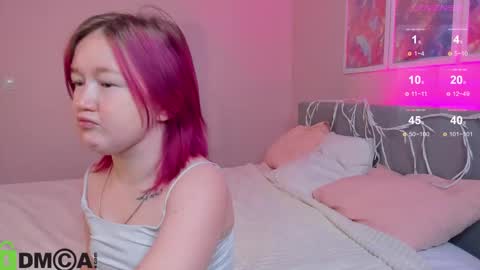 Snapshot of mia_ferd chatting on September 16, 3:07 am Mia online show from September 16, 3:07 am