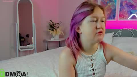 Snapshot of mia_ferd chatting on September 22, 2:35 am Mia online show from September 22, 2:35 am