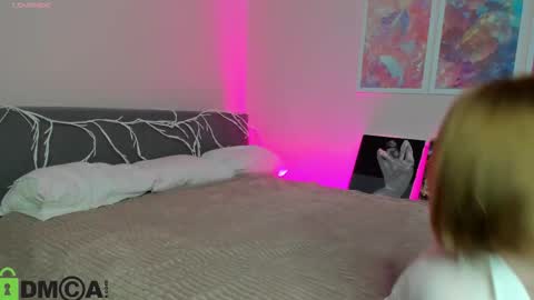 Snapshot of mia_ferd chatting on October 21, 2:45 am Mia online show from October 21, 2:45 am