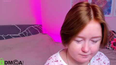 Snapshot of mia_ferd chatting on October 23, 2:22 am Mia online show from October 23, 2:22 am