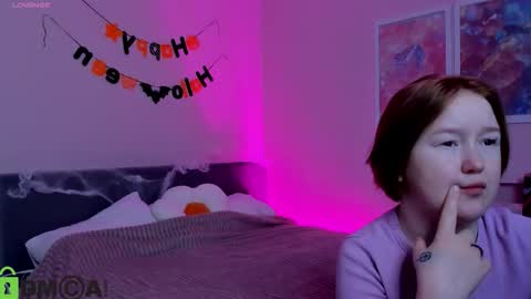 Snapshot of mia_ferd chatting on November 4, 1:59 am Mia online show from November 4, 1:59 am