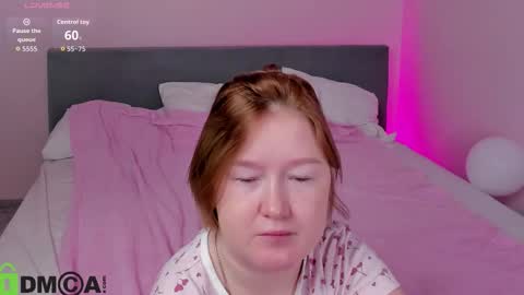 Snapshot of mia_ferd chatting on November 15, 3:15 am Mia online show from November 15, 3:15 am