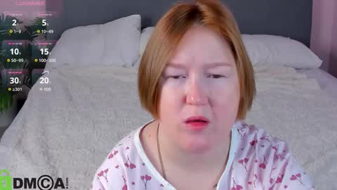 Snapshot of mia_ferd chatting on November 19, 3:06 am Mia online show from November 19, 3:06 am