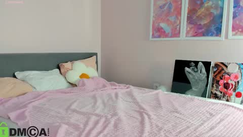 Snapshot of mia_ferd chatting on November 27, 3:08 am Mia online show from November 27, 3:08 am