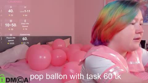 Snapshot of mia_ferd chatting on November 29, 4:04 am Mia online show from November 29, 4:04 am