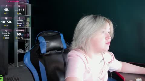 Mia online show from June 16, 4:37 am