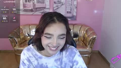 Snapshot of mia_foster_t chatting on November 25, 1:33 pm Mia online show from November 25, 1:33 pm