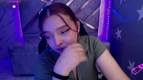 Snapshot of mia_foster_t chatting on May 11, 4:04 pm Mia online show from May 11, 4:04 pm