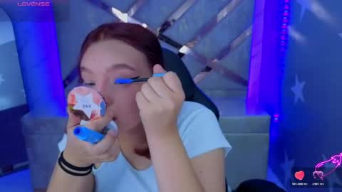 Snapshot of mia_foster_t chatting on May 22, 1:28 pm Mia online show from May 22, 1:28 pm