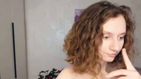 Snapshot of mia_frizz chatting on January 28, 3:57 pm Mia online show from January 28, 3:57 pm