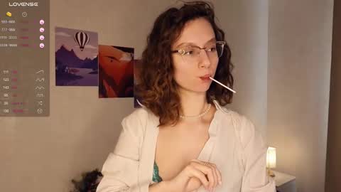 Snapshot of mia_frizz chatting on February 15, 10:00 am Mia online show from February 15, 10:00 am