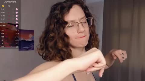 Snapshot of mia_frizz chatting on February 21, 10:07 am Mia online show from February 21, 10:07 am