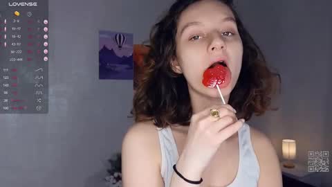 Snapshot of mia_frizz chatting on March 2, 12:32 pm Mia online show from March 2, 12:32 pm