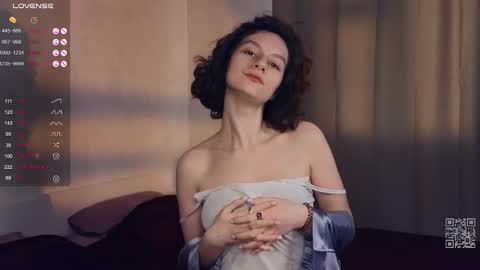Snapshot of mia_frizz chatting on March 9, 12:53 pm Mia online show from March 9, 12:53 pm