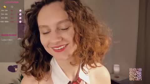 Snapshot of mia_frizz chatting on September 15, 9:42 am Mia online show from September 15, 9:42 am