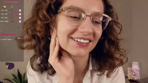 Snapshot of mia_frizz chatting on September 23, 4:10 pm Mia online show from September 23, 4:10 pm