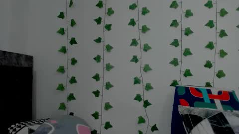 Snapshot of mia_garcia2 chatting on December 13, 10:48 pm MIA online show from December 13, 10:48 pm