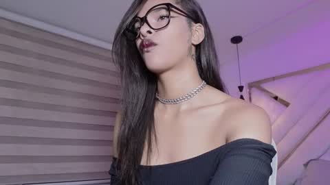 Mia online show from February 1, 3:16 am