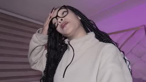 Mia online show from February 22, 3:18 am