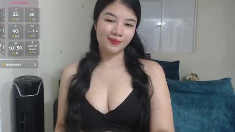 ZOE online show from April 4, 8:39 pm