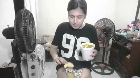 izzy online show from December 2, 2:50 am