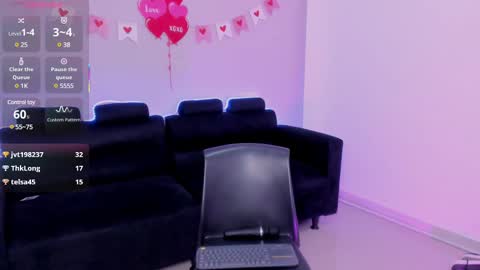 Mia online show from February 23, 3:40 pm