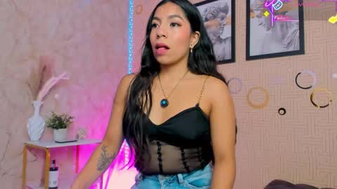 Mia online show from February 13, 11:39 am