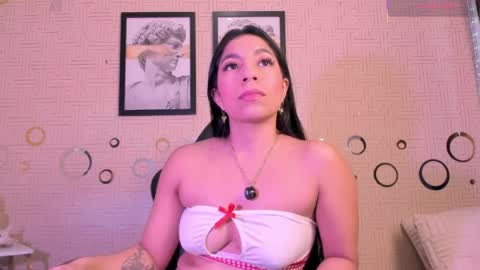 Snapshot of mia_gothzx chatting on June 3, 2:33 pm Mia online show from June 3, 2:33 pm