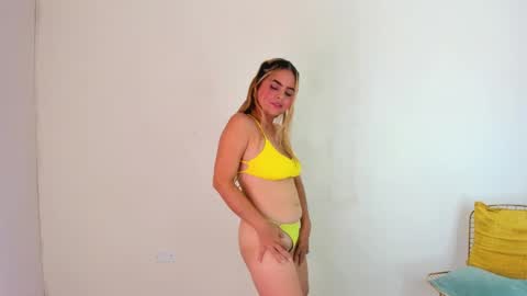 Mia online show from January 14, 11:27 pm