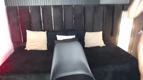 Snapshot of mia_hot_23 chatting on December 15, 2:32 pm Mia online show from December 15, 2:32 pm