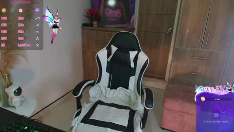 isabella online show from April 28, 6:02 pm