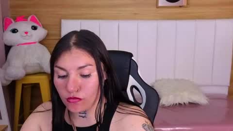 Mia  online show from June 25, 11:20 pm
