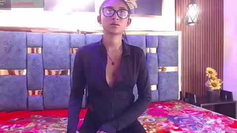 Mia.  online show from May 28, 11:07 am