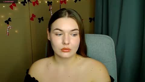 mia_lemm online show from December 18, 7:47 am