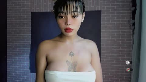 M I A online show from December 2, 6:52 am