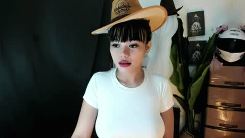 M I A online show from June 12, 3:11 pm
