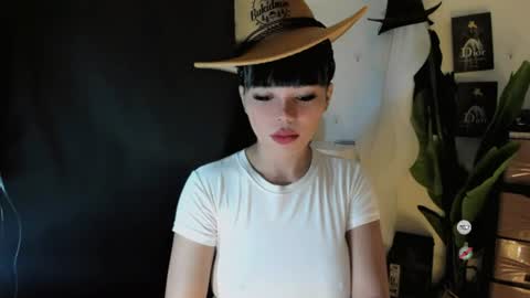M I A online show from June 15, 6:48 am