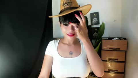 Snapshot of mia_lover9 chatting on June 29, 10:15 am M I A online show from June 29, 10:15 am