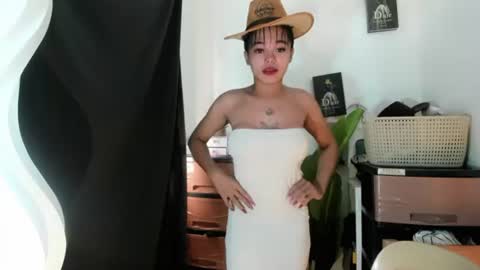 Snapshot of mia_lover9 chatting on July 22, 12:02 am M I A online show from July 22, 12:02 am