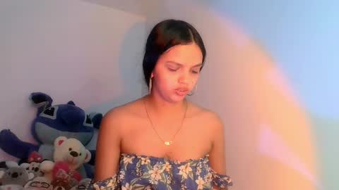 mia lucy 21 online show from April 6, 4:46 am