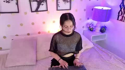 Mia online show from June 12, 11:14 pm