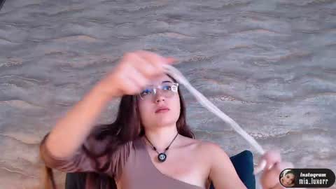 mia_luxor online show from June 16, 11:57 am