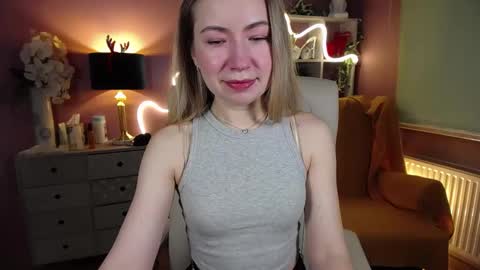 Snapshot of mia_luxx92 chatting on January 4, 7:24 am Mia online show from January 4, 7:24 am