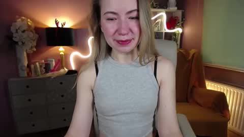 Snapshot of mia_luxx92 chatting on January 6, 8:14 am Mia online show from January 6, 8:14 am