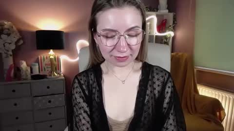 Snapshot of mia_luxx92 chatting on February 2, 2:13 pm Mia online show from February 2, 2:13 pm