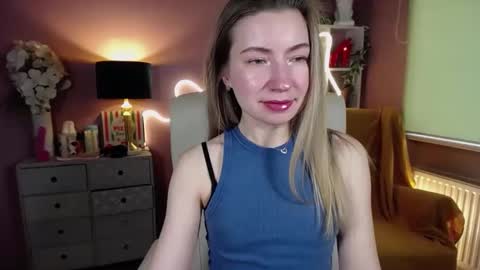 Snapshot of mia_luxx92 chatting on February 11, 10:48 am Mia online show from February 11, 10:48 am