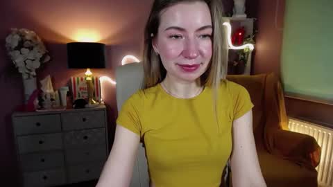 Snapshot of mia_luxx92 chatting on February 13, 10:44 am Mia online show from February 13, 10:44 am