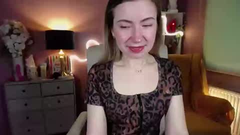 Snapshot of mia_luxx92 chatting on February 14, 7:28 am Mia online show from February 14, 7:28 am