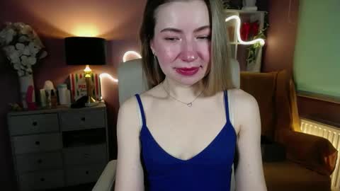 Snapshot of mia_luxx92 chatting on February 21, 8:18 am Mia online show from February 21, 8:18 am