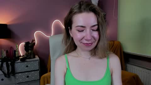 Snapshot of mia_luxx92 chatting on September 12, 6:35 am Mia online show from September 12, 6:35 am